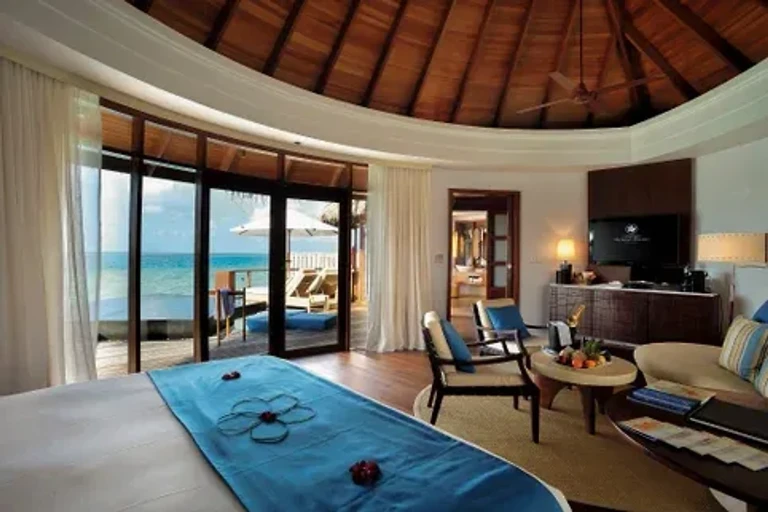 Constance Halaveli Maldives — photo 34