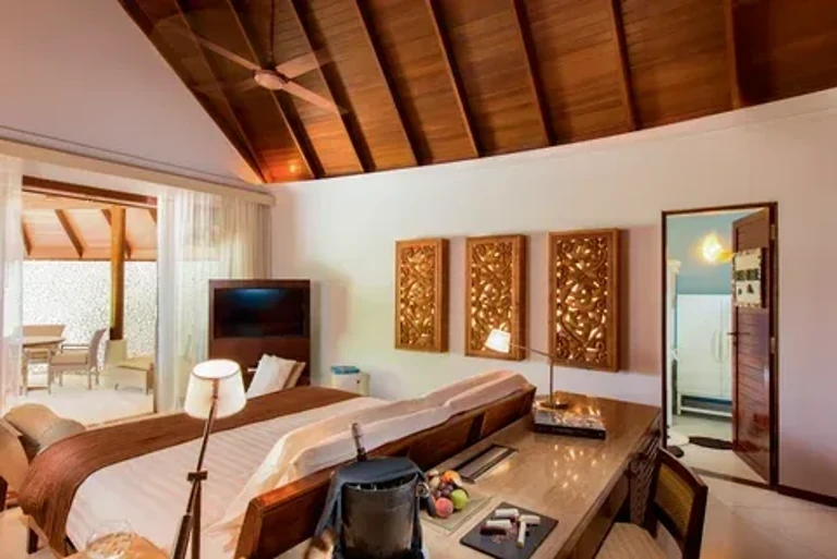 Constance Halaveli Maldives — photo 49