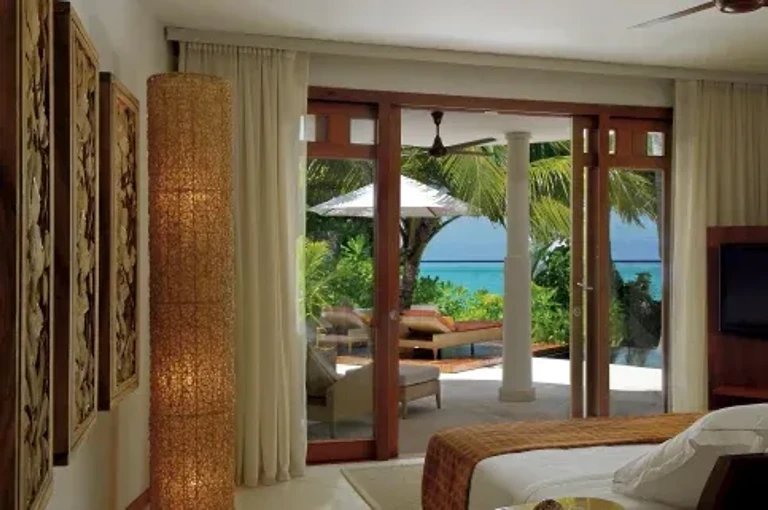 Constance Halaveli Maldives — photo 52