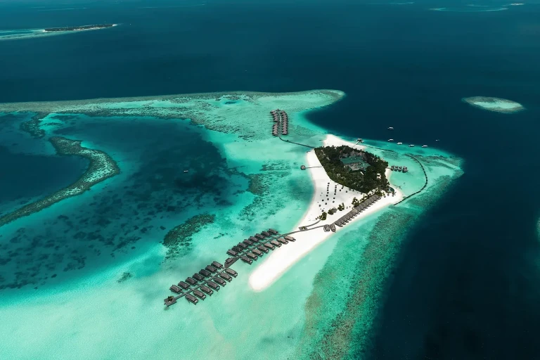 Constance Moofushi - All Inclusive — hero
