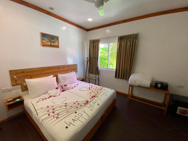 UMET Stay Fishing and Diving Hotel