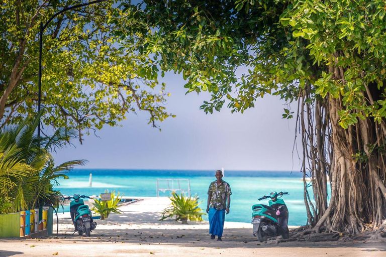 Fehendhoo Stay by Baikan
