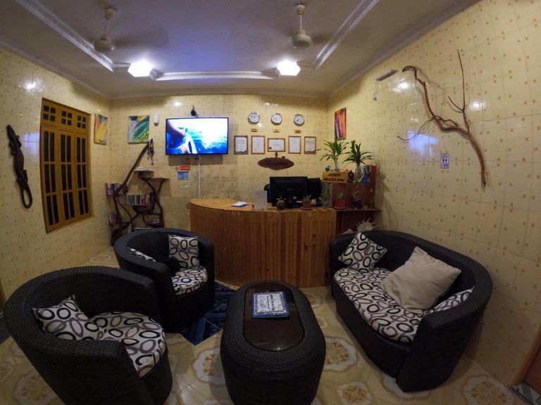 Adroit Beach inn