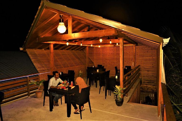 Dhigurah Beach Inn