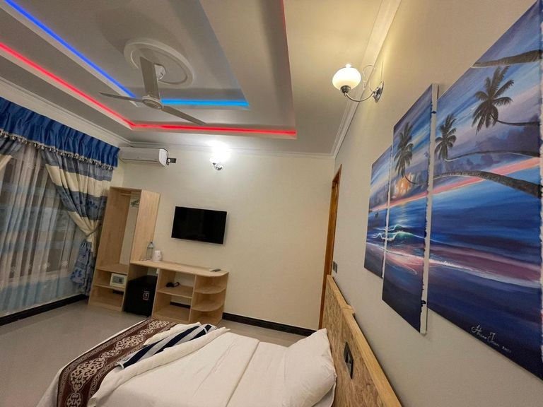 Ocean Waves Inn