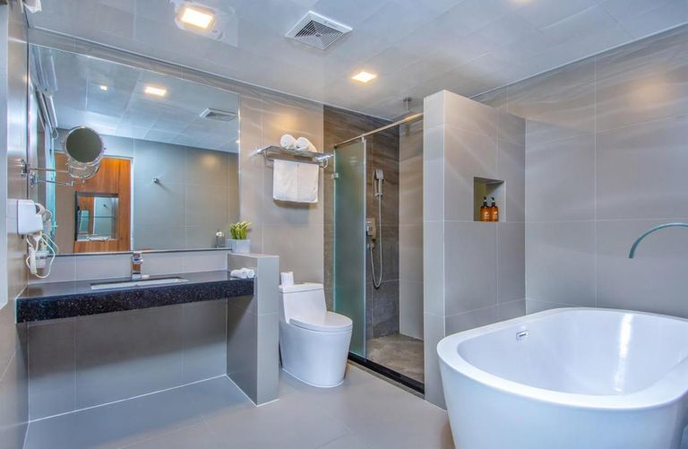 Triton Prestige Seaview and Spa
