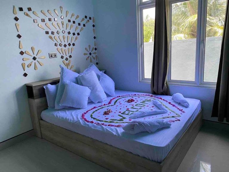 Naza Lodge