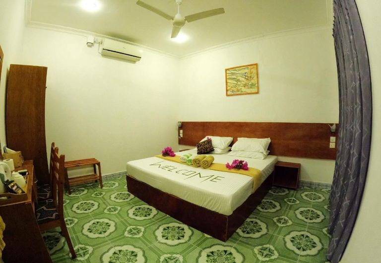 Adroit Beach inn