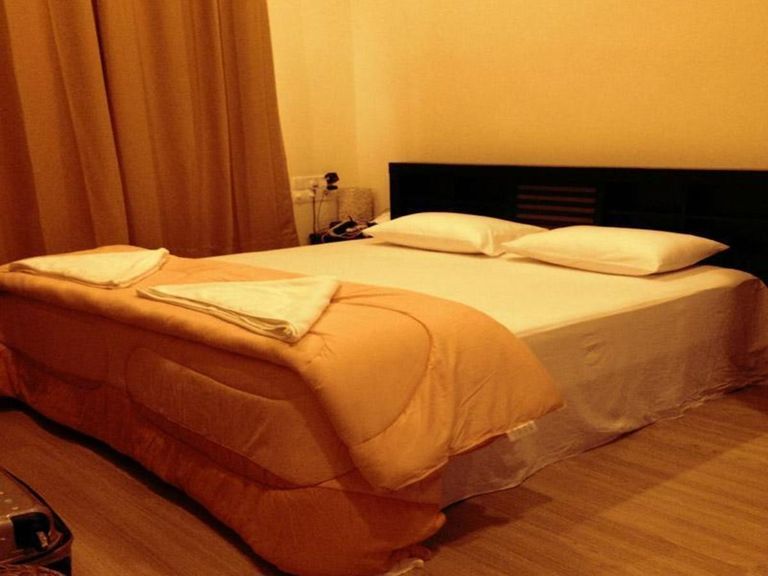 Rasdhoo Coralville Hotel