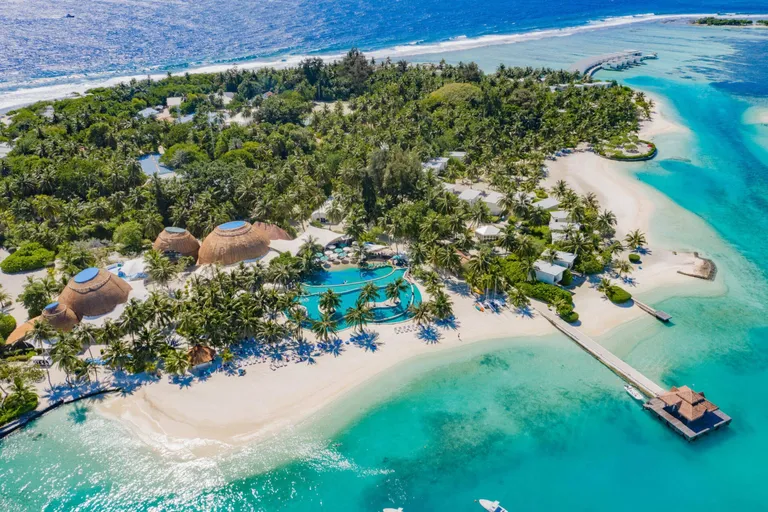 Holiday Inn Resort Kandooma Maldives