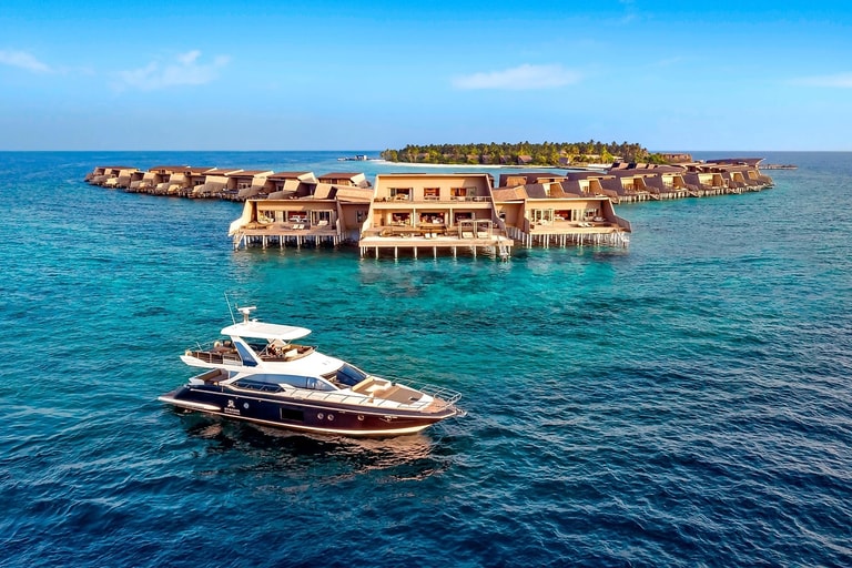 The St. Regis Maldives Vommuli Resort — photo 22